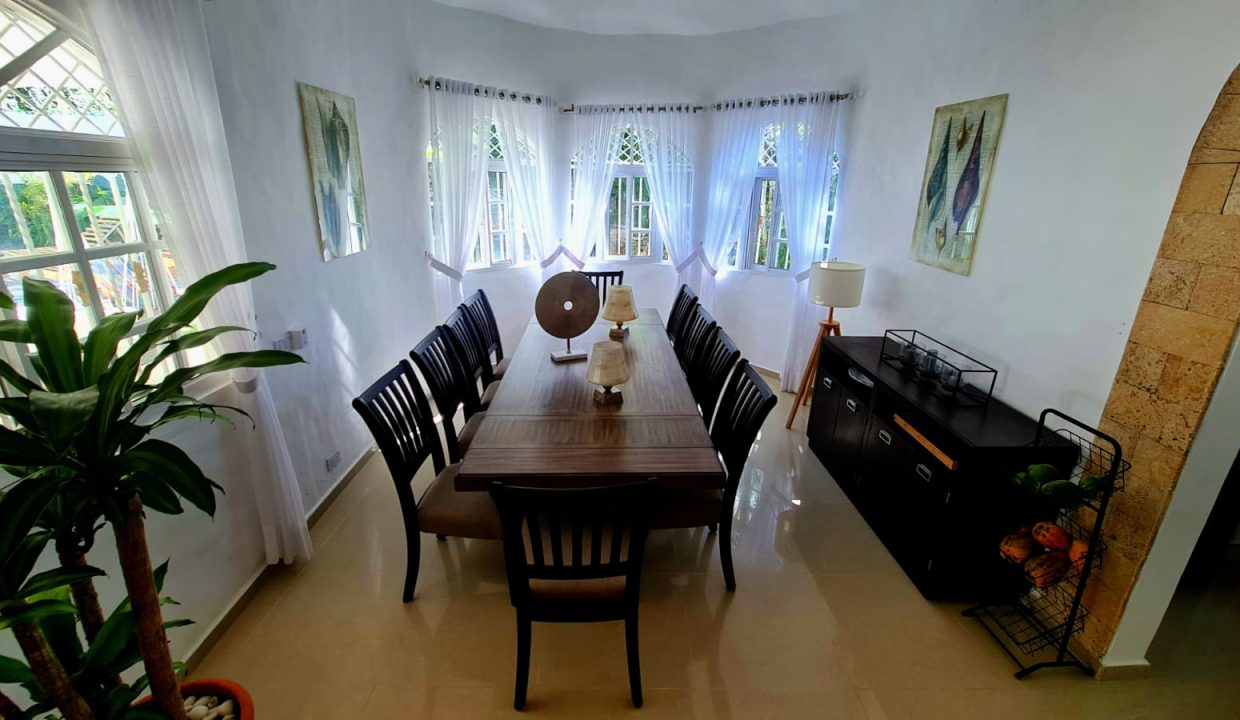 DININGROOM2